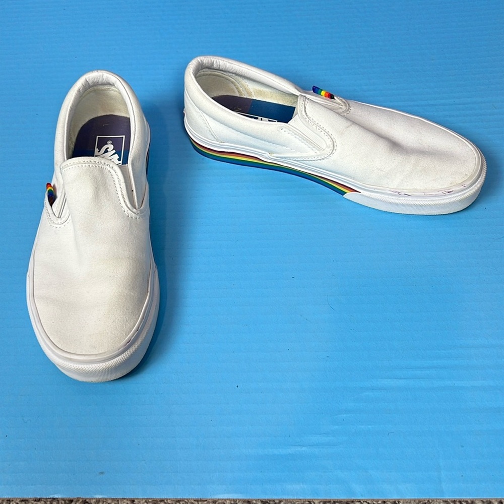 Vans Unisex Slip On Rainbow Sneakers 7.5 Men’s 9.0 Women’s